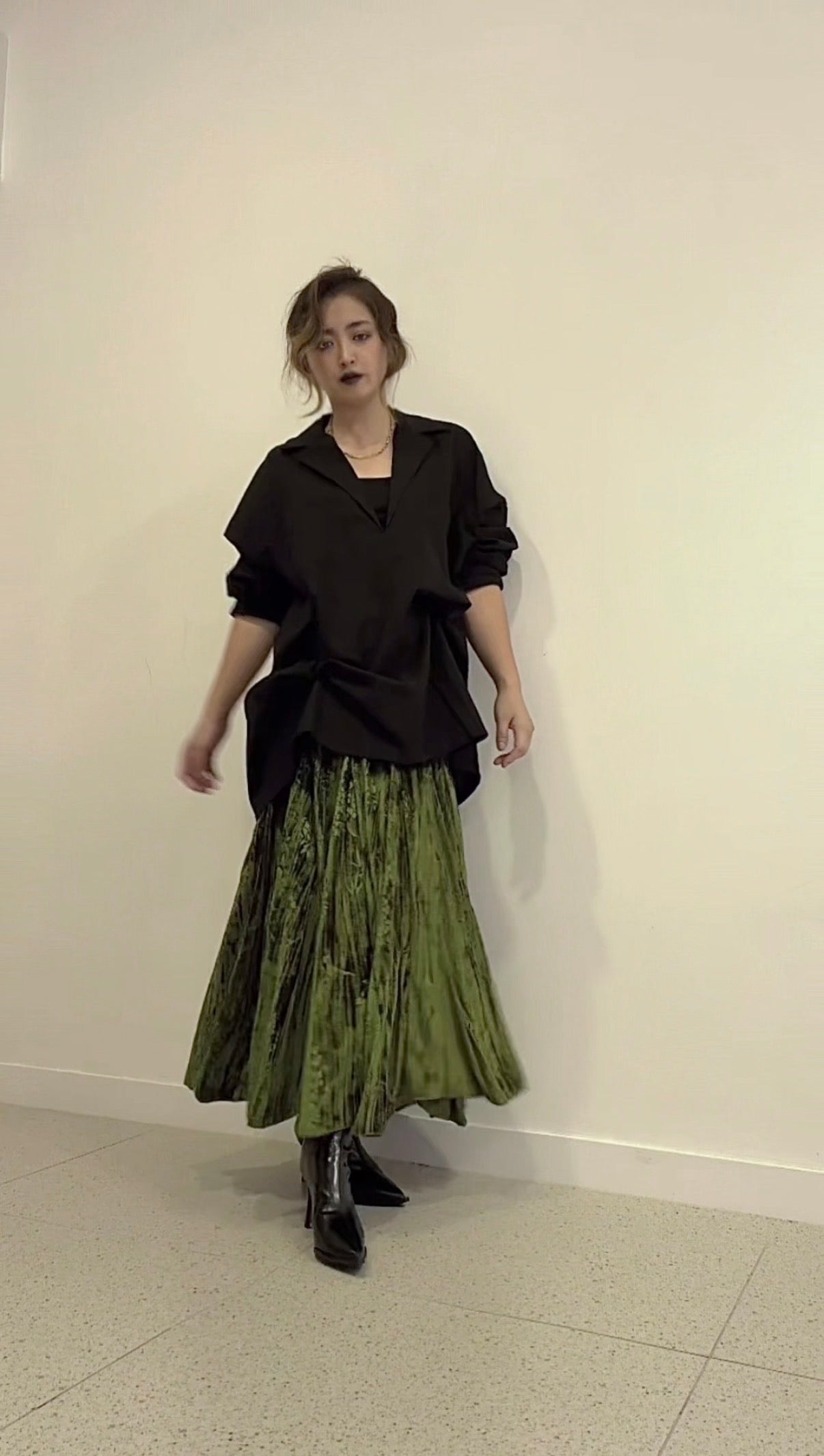 【ERROR.】Velour Volume Skirt / Olive