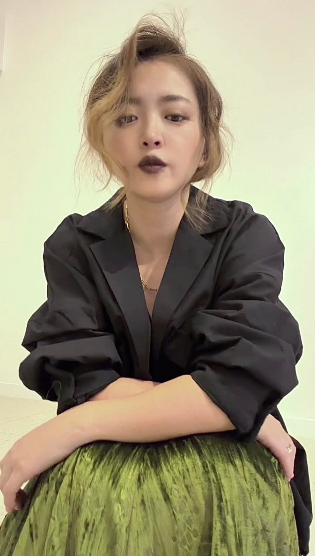 【ERROR.】Deep V-Neck Skipper Shirt / Black