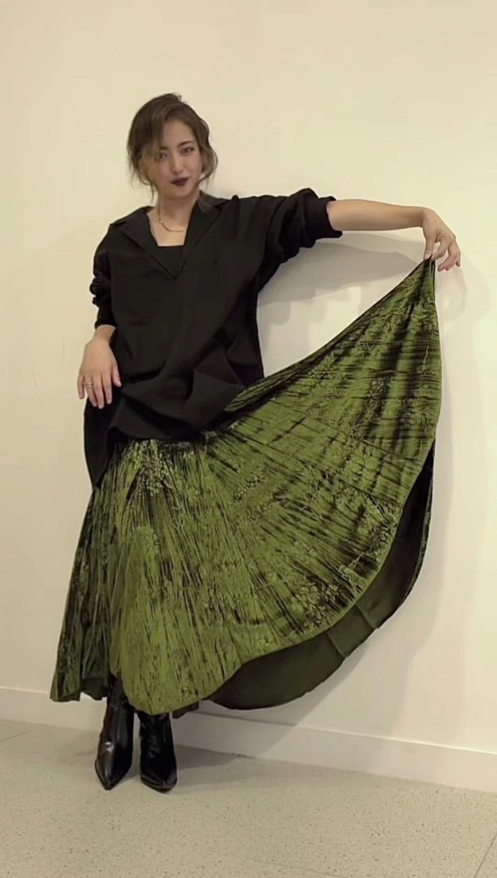 【ERROR.】Deep V-Neck Skipper Shirt / Black