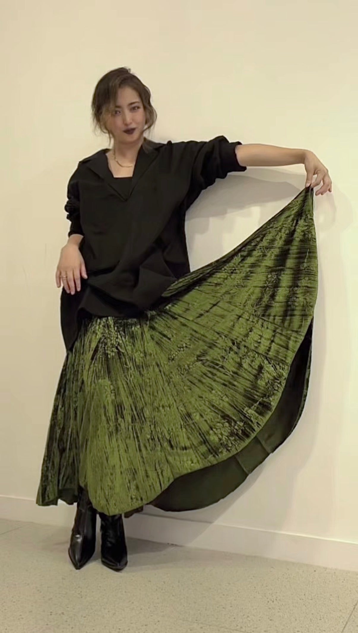 【ERROR.】Velour Volume Skirt / Olive