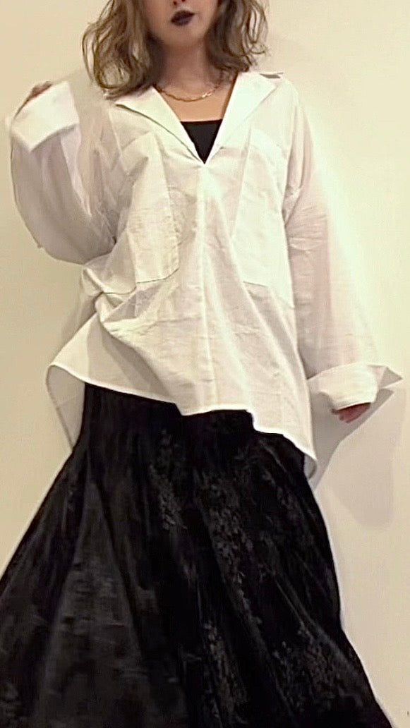 ⁠【ERROR.】Deep V-Neck Skipper Shirt / White